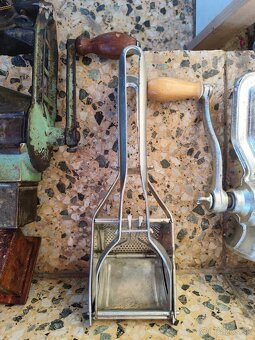 Predám rôzne mlynčeky na mäso, orechy, mak, slíže - 3