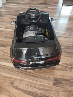 Detské elektrické autíčko AUDI RS6 - 3