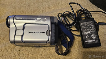 Predám zachovalú Digital8 kameru SONY - 3