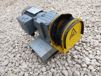 Predam eletromotor s prevodovkou - 3