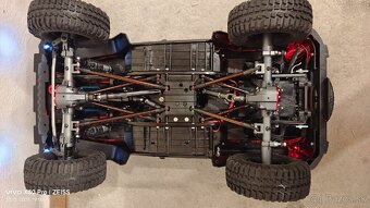 RC model Jeep Wrangler 4x4.
- 3