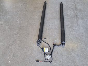 Elektrický tlmič kufra Škoda Oktavia 3 5E9827851F/5E9827852 - 3