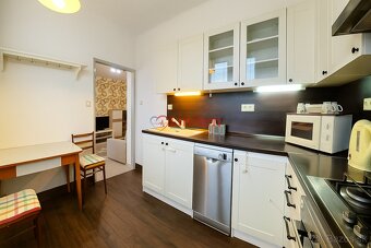 ZREKONŠTRUOVANÝ 2-IZBOVÝ BYT NA PREDAJ - 3