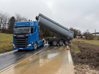 VODIČ KAMIONA C + E ( kiper , kontajner ) nástup IHNEĎ ( KE) - 3