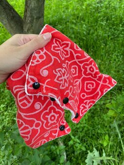 Nosič Sestrice Carrier - red folk - 3