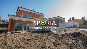 Exkluzívna rodinná vila na predaj - 3