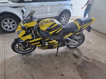 Honda 954 rr - 3