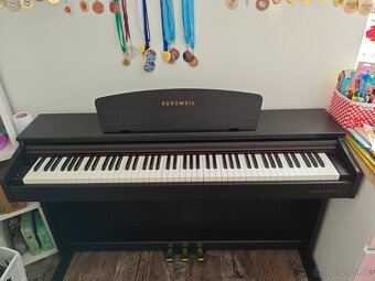 Klavír Kurzweil M90 - 3
