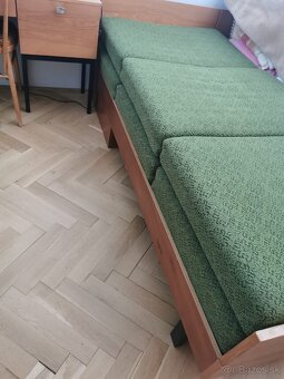 Staršia drevená posteľ retro - 3