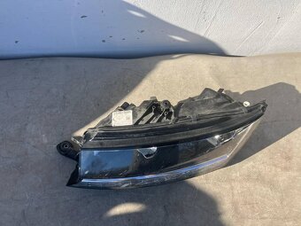 ŠKODA FABIA 3 III LIFT 18- ĽAVÉ PREDNÉ SVETLO - 3