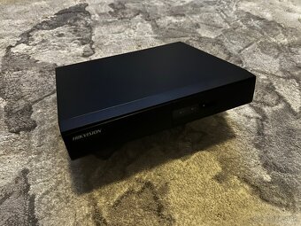 Hikvision NVR - na 4 POE kamery + HardDisk - 3