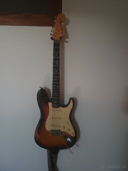 FAKE Fender Stratocaster relic - 3