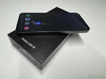 Samsung Galaxy S24 FE 8/128GB – Graphite - 3