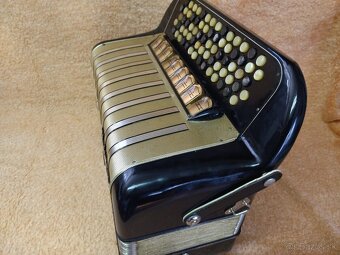 gombíkový chromatický akordeon Hohner Maestro lll. 96 bas - 3