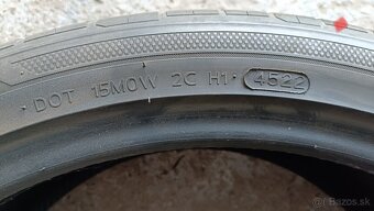 275/35r22 - 3