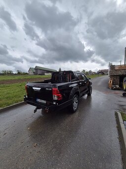 Toyota Hilux - 3
