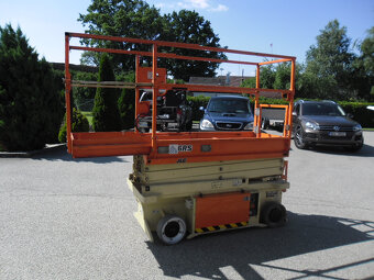 Nožnicová pracovná plošina JLG 6RS - 3