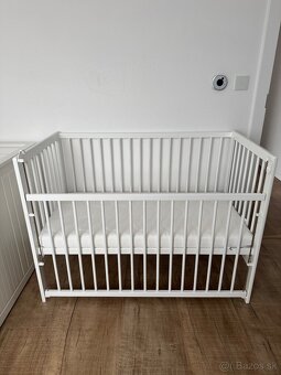 Detská postieľka s polohovateľným bokom s matracom - 3
