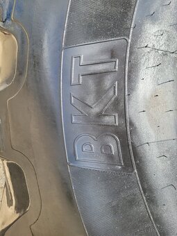 Pneumatiky 650/85 R38 - 3