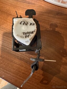Bezpecnostny pas pre peugeot parner - 3