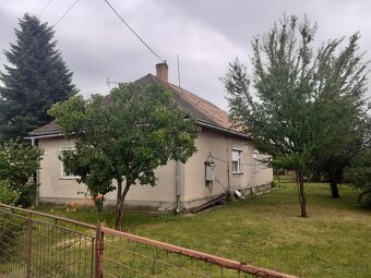 Rod. dom s veľkým pozemkom v Oslanoch/ PD - 3