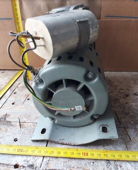maly elektromotor s kompresorom - 3