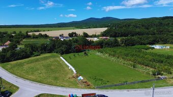 Exkluzívne na predaj pozemok v obci Bojná - 3