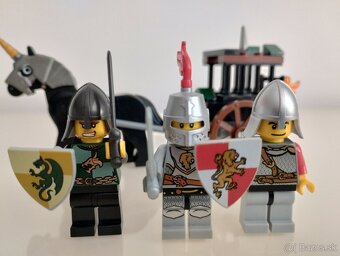 LEGO Castle 7949 Prison Carriage Rescue - 3