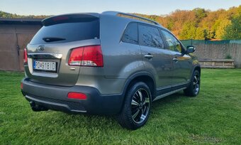 KIA SORENTO 2.2 CRDi 4WD AUTOMAT - NOVÁ STK/EK - SUPER STAV - 3
