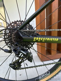 BMC URS One Carbon Black mat/ GRAVEL - 3