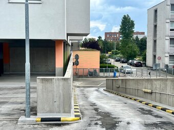 Parkovanie pri letisku Bratislava – Firstpol Parking - 3