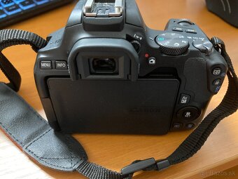 Canon EOS 250 D (+extra portrétový objektív) v top stave - 3