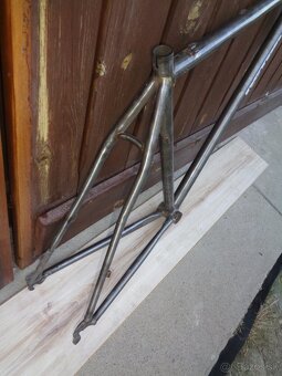 Crossovy ram ocelovy na kotuc brzdu zberatelsky kus - 3