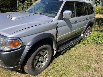 Mitsubishi Pajero Sport 2.5 - 3