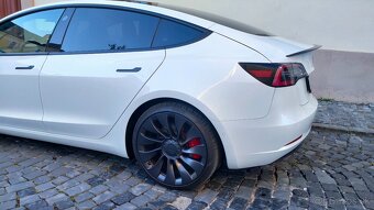 Tesla Model 3 Performance Refresch Matrix - 3
