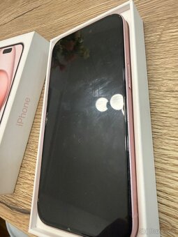 iPhone 15 128GB, rúžový - 3