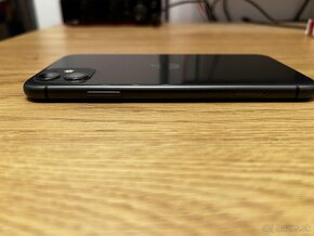 Apple iPhone 11 128GB + Smart Battery Case - 3