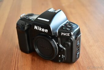 Nikon F90X s dátovou stenou MF-26 a orig strapom - 3