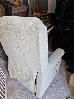 Predám elektrické kreslo - armchair, lazy boy za 80eur - 3