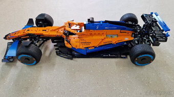 Predám LEGO Technic 42141 McLaren Formula 1 - 3