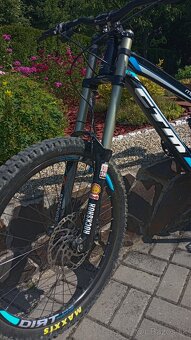 PREDÁM CELOODPRUŽENÝ BICYKEL CTM MONS 1.0 DH BIKE - 3