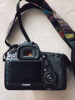 Canon EOS 5d mark IV - 3