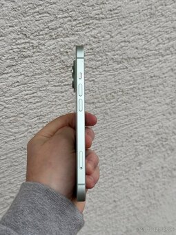 Apple iPhone 15 128GB Zelený - 3