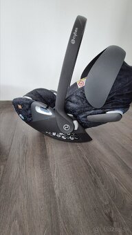 Cybex autosedacka vajicko + isofix otocna zakladna - 3