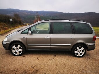 VW SHARAN  2.0TDI 103KW 140PS UNITED NAVI ŤAŽNÉ R17 MOD 2010 - 3