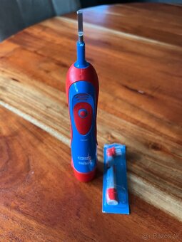 Detská elektrická zubná kefka Oral B BRAUN - 3