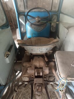 Predam traktor Zetor - 3