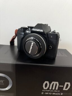Olympus OM-D E-M10 Mark III s 2 objektívmi a príslušenstvom - 3