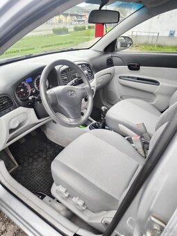 HYUNDAI ACCENT - 3