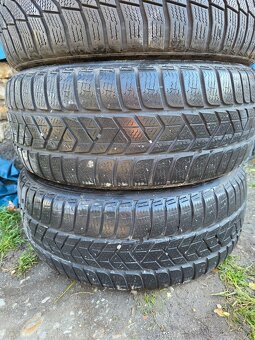 Ponúkam 4 zimné pneumatiky  215/55 R17 - 3
